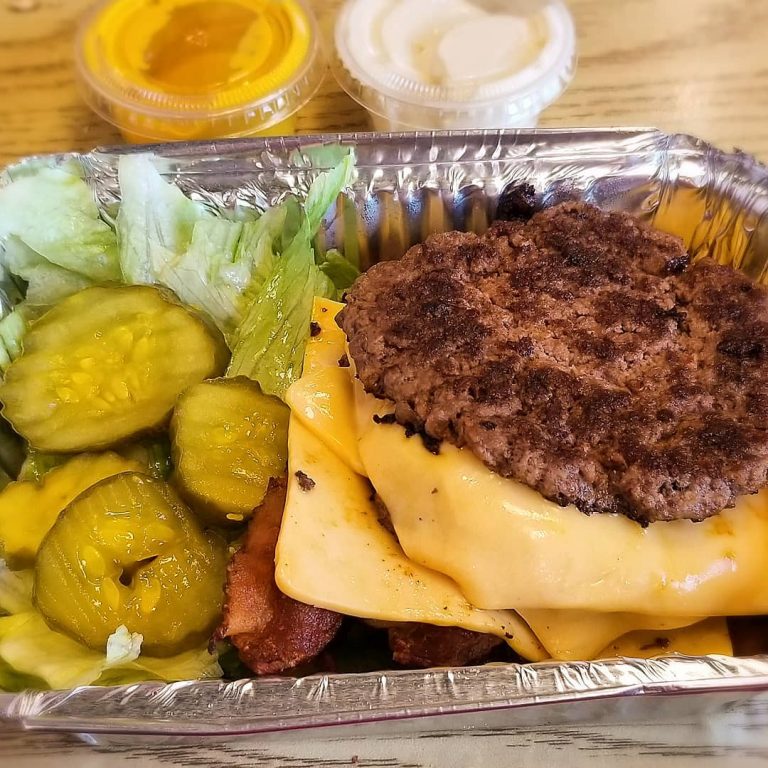 Every keto girl wants Five Guys inside her. I order a bacon cheeseburger in…