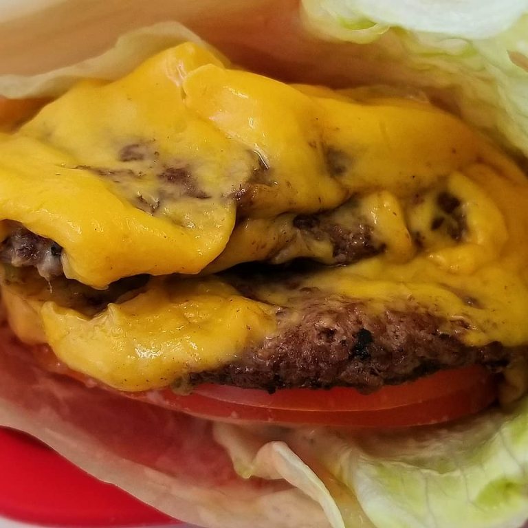 Is this not the ugliest muthafuckin @innout burger you’ve ever seen? Lookin like the…