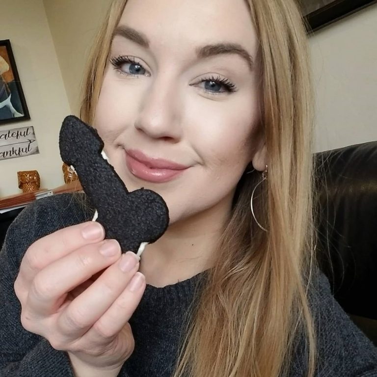 I interrupt your regularly scheduled programming to bring you this breaking KETO OREO DICKS!!!!…